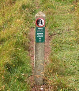 A sign starkly illustrating why cliff walking can be dangerous.