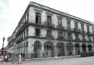 A run down building in Havana